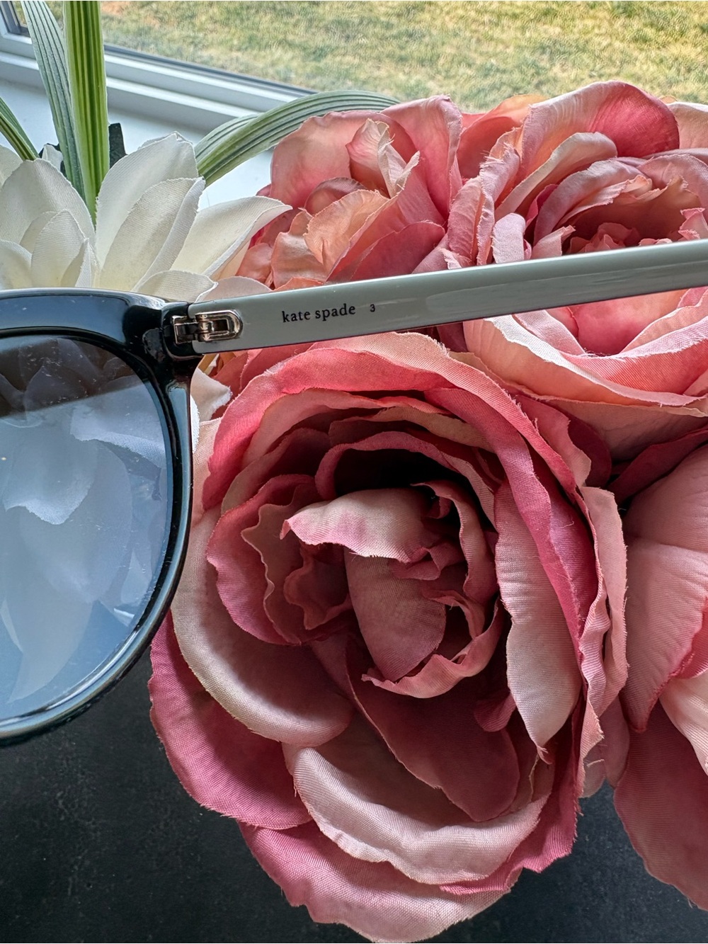 kate spade Black Cat-Eye Sunglasses with Gradient Lenses - Picture 3 of 5